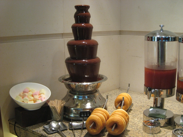 Langham Place Mongkok Review - Chocolate Fountain and Doughnuts