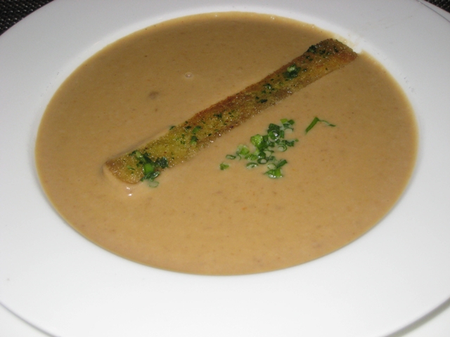 Review-Lufthansa First Class Lounge Munich - Chestnut Soup