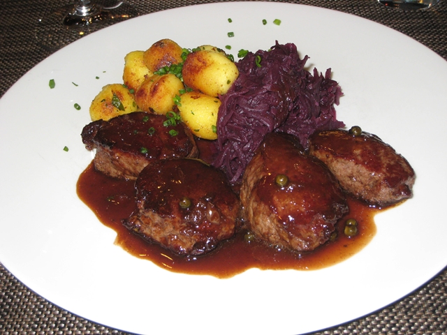 Review-Lufthansa First Class Lounge Munich - Venison with Gnocchi