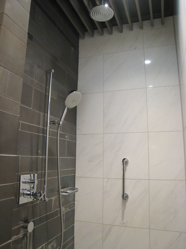 Review-Lufthansa Munich First Class Lounge - Shower