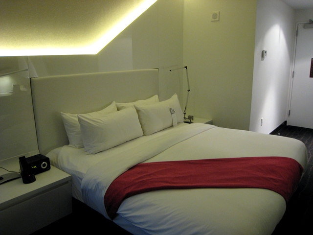 W New York Downtown Hotel Review - Cool Corner Room