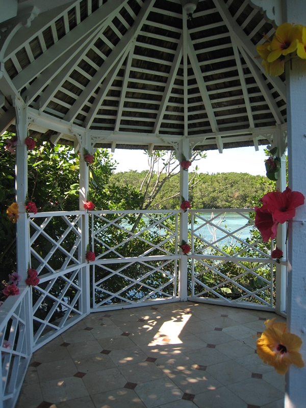 Couples Sans Souci Jamaica - Wedding Gazebo