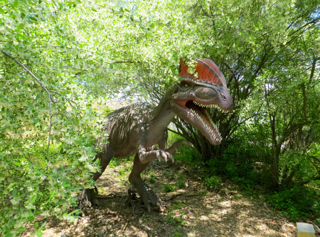 Review: Field Station: Dinosaurs - Dilophosaurus