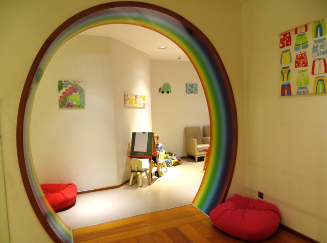 Review-Qatar Business Class Lounge in Doha - Nursery Kids Playroom