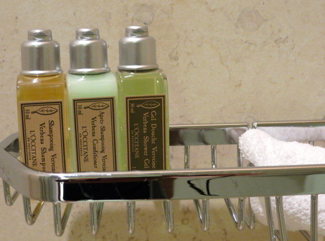 Review-Qatar Business Class Lounge in Doha - L'Occitane Bath Amenities