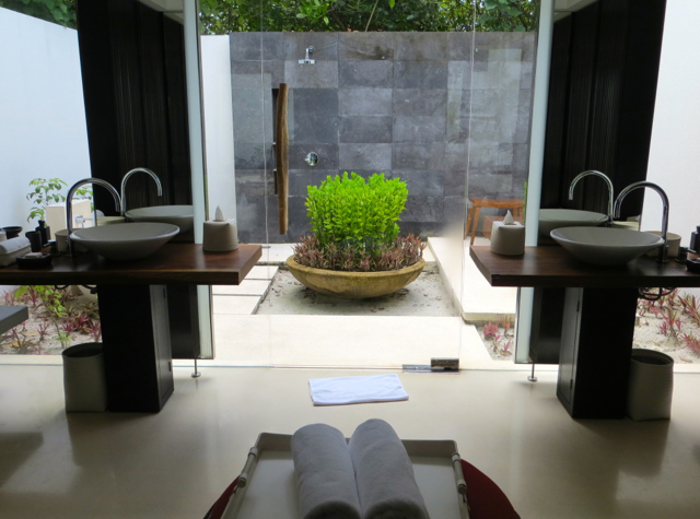 Park Hyatt Maldives Review - Park Villa Bathroom