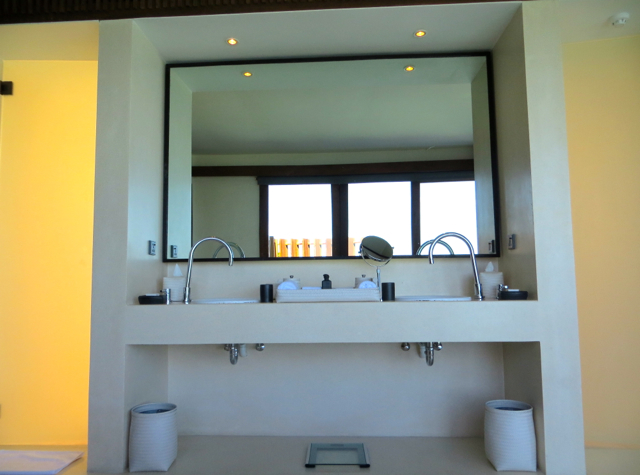 Park Hyatt Maldives Water Villa Review - Dual Vanities