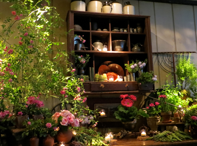 Gramercy Tavern NYC Restaurant Review - Flowers and Candles