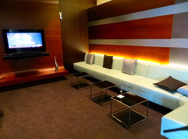 Etihad First Class Lounge Review Abu Dhabi - TV Lounge