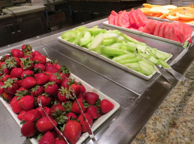 Buffet at Bellagio Review-Breakfast and Brunch-Strawberries and Fruit