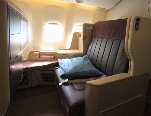 Singapore Business Class Review - Business Class Seat Leg Room