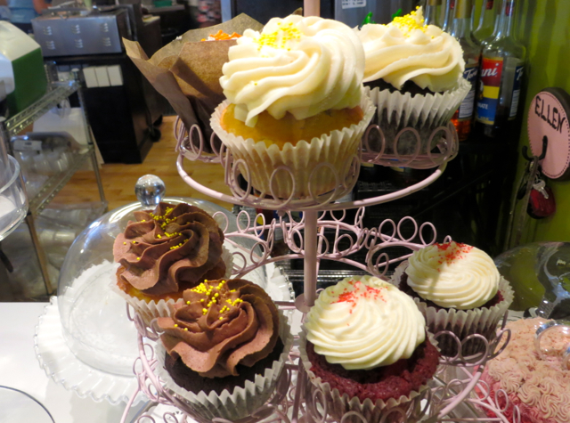 What to Do in Lockport - Sweet Sixteen Cafe Cupcakes
