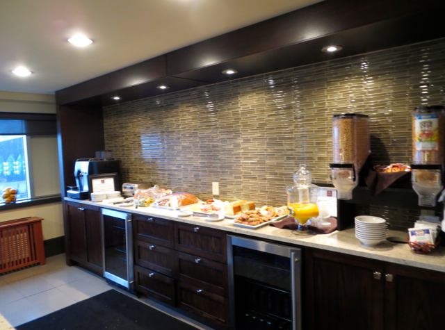Sheraton at the Falls Niagara NY Hotel Review - Club Lounge Breakfast Buffet