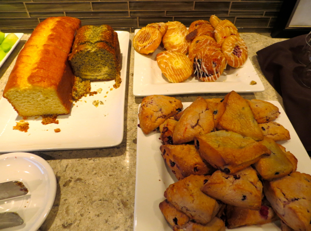 Sheraton at the Falls Niagara NY Hotel Review - Club Lounge Pastries