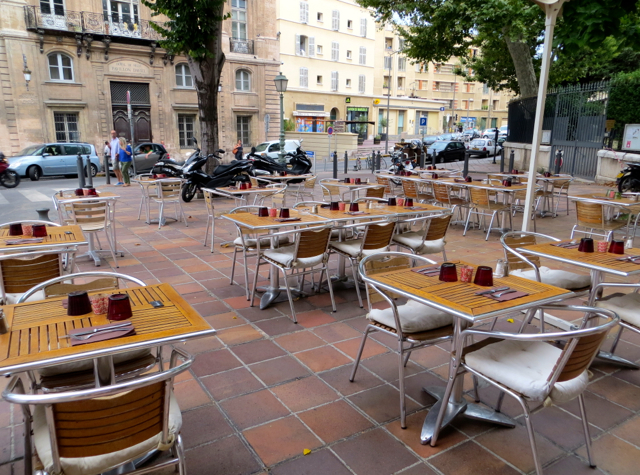 Vinoneo Bistro Marseille Restaurant Review - Outdoor Terrace