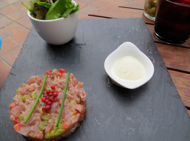 Vinoneo Bistro Marseille Restaurant Review - Tuna Tartare with Wasabi Cream