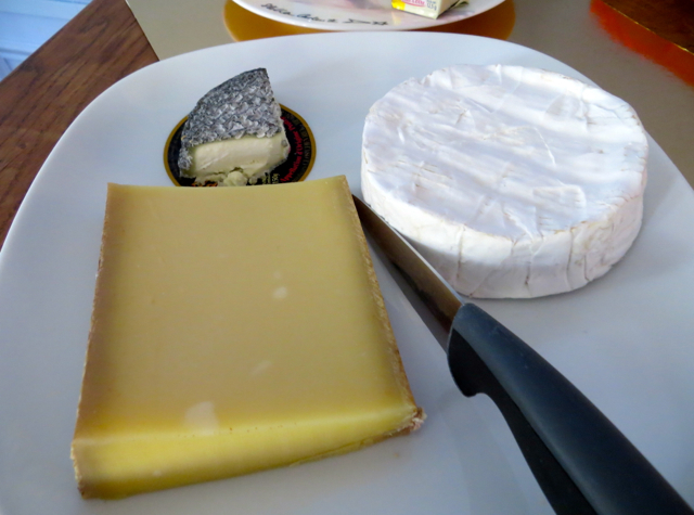 Maison Stella Cadente Review-Provins, France-Cheese Plate