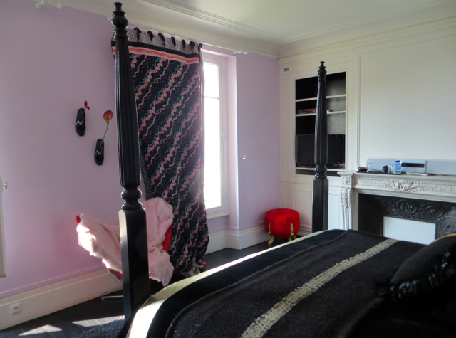 La Maison Stella Cadente Review-Provins, France-Alice in Wonderland Room