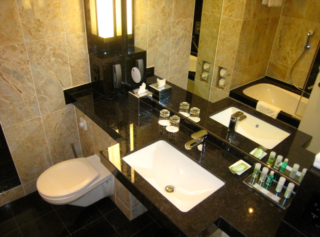 Westin Grand Frankfurt Hotel Review - Bathroom