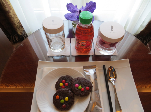 Hotel Fouquet's Barriere Paris Review - Yummy Kids' Welcome Amenities: Cookies, Juice, Marshmallows