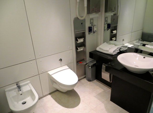 British Airways Concorde Room and Cabana Review - Cabana Bathroom