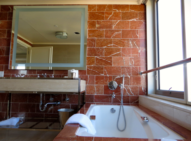 Mandarin Oriental San Francisco Hotel Review - Mandarin Bay Bridge Room Bathroom