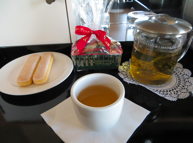 Mandarin Oriental San Francisco Hotel Review - Welcome Tea and Cookies