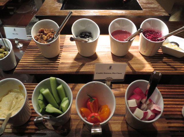 Club Lounge, Ritz-Carlton Denver Review - Evening Crudites, Nuts