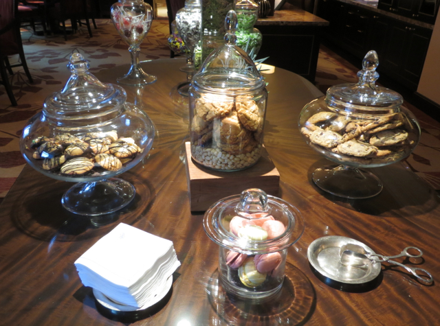 Club Lounge, Ritz-Carlton Denver - Cookies