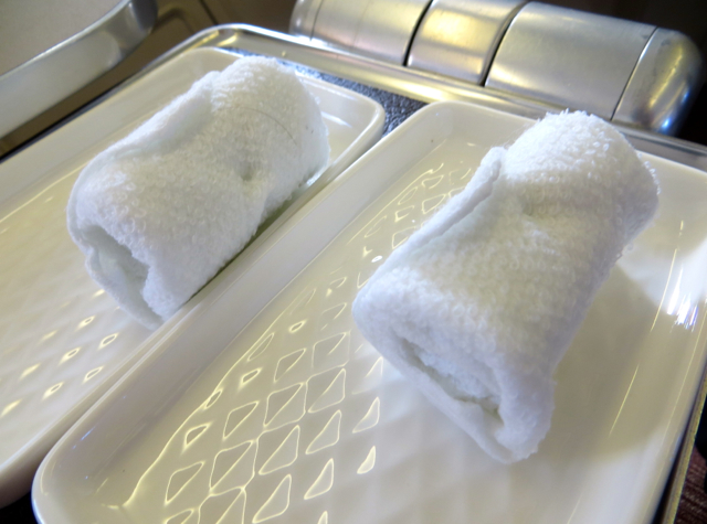 Iberia Business Class A340-600 Review - Hot Towels