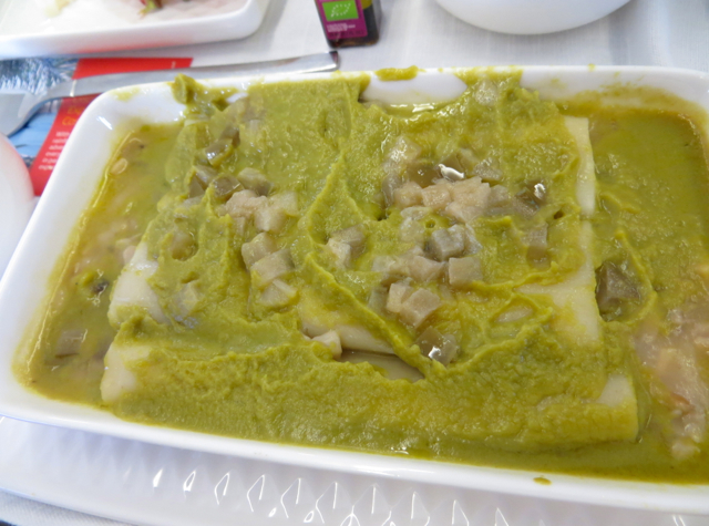 Iberia Business Class A340-600 Review - Mushroom Cannelloni with Pea Sauce