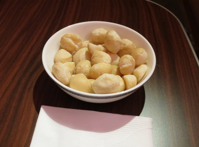 Singapore Suites A380 Review - Warm Macadamia Nuts 