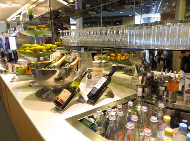 Review: Lufthansa Senator Lounge Frankfurt-Drinks on Buffet