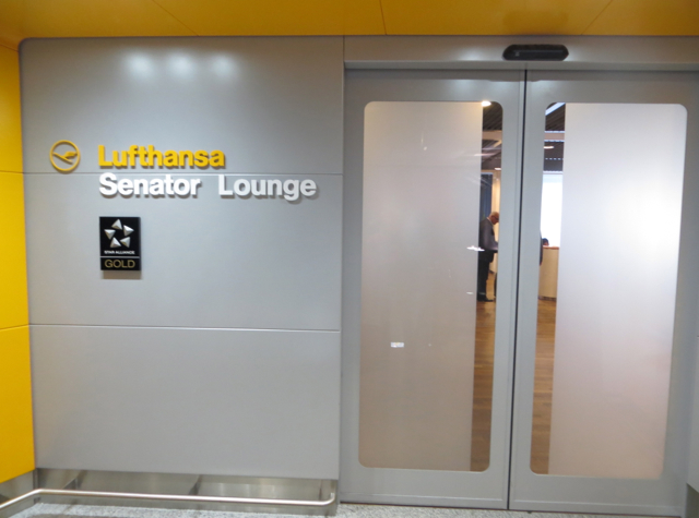 Review: Lufthansa Senator Lounge Frankfurt - Entrance