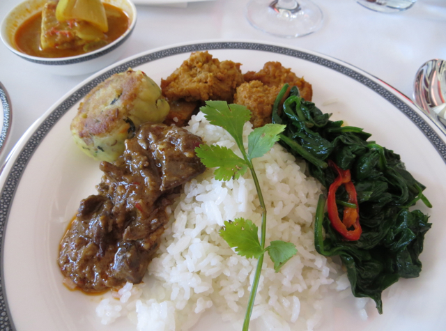 Singapore Suites A380 Review Frankfurt to Singapore - Nasi Padang Coconut Rice with curries