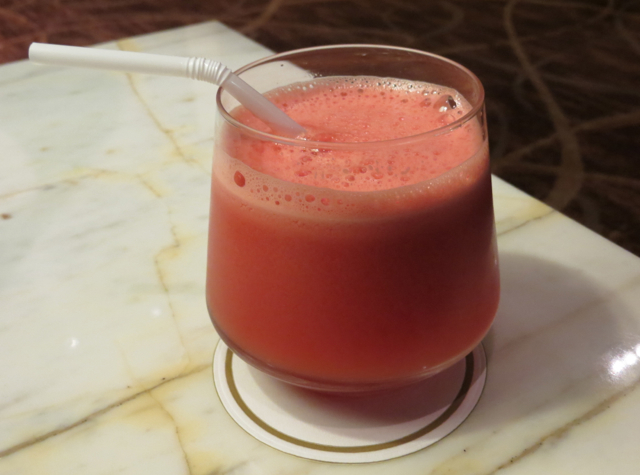 Singapore Airlines Private Room Lounge Review - Fresh Squeezed Juice