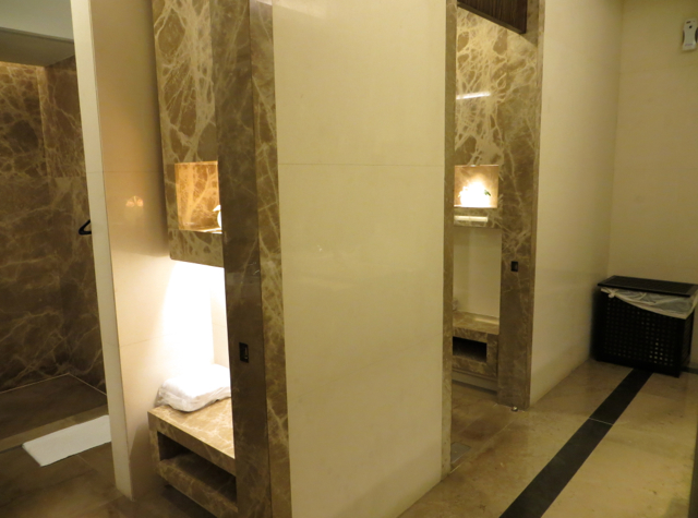 Singapore Airlines Private Room Lounge Review - Shower Rooms