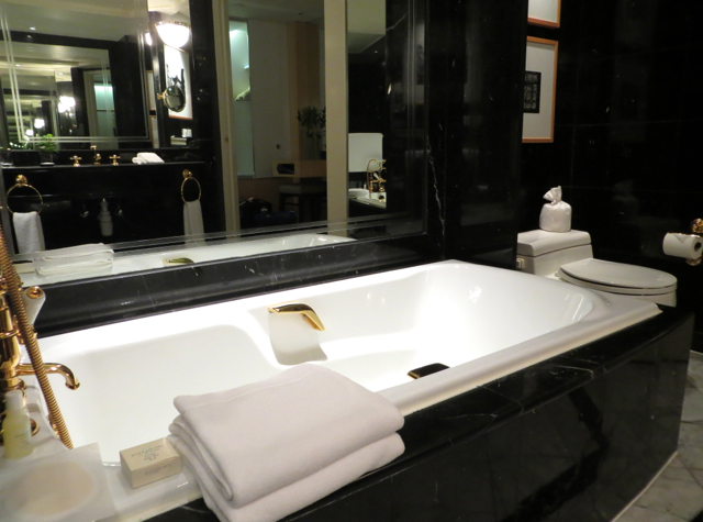 Review: Grand Hyatt Hong Kong Club Harbour View Bathroom Bathtub