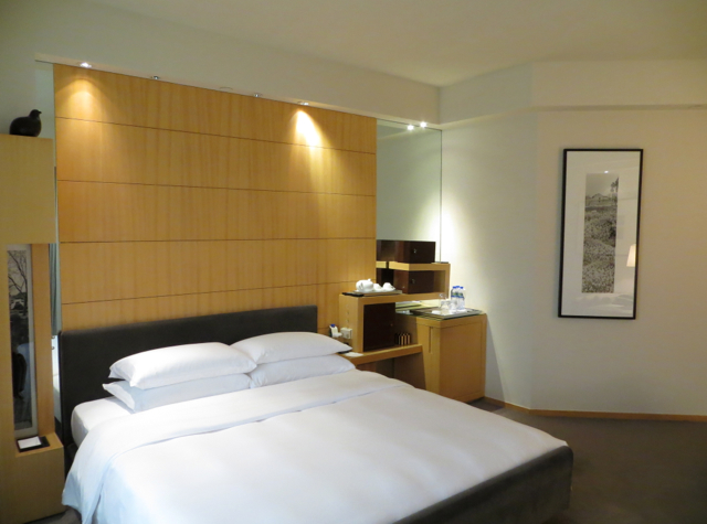 Review: Grand Hyatt Hong Kong Club Harbour View Room