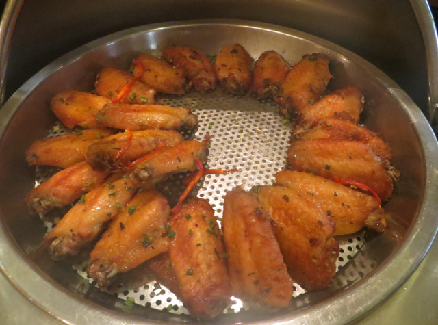 Review-Grand Club Lounge, Grand Hyatt Hong Kong - Chicken Wings Appetizer