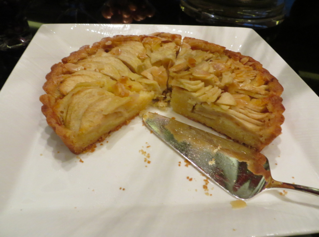 Review-Grand Club Lounge-Grand Hyatt Hong Kong - Apple Frangipane Tart