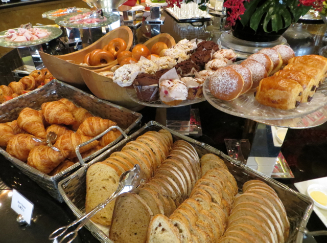 Review-Grand Club Lounge, Grand Hyatt Hong Kong - Breads and Pastries