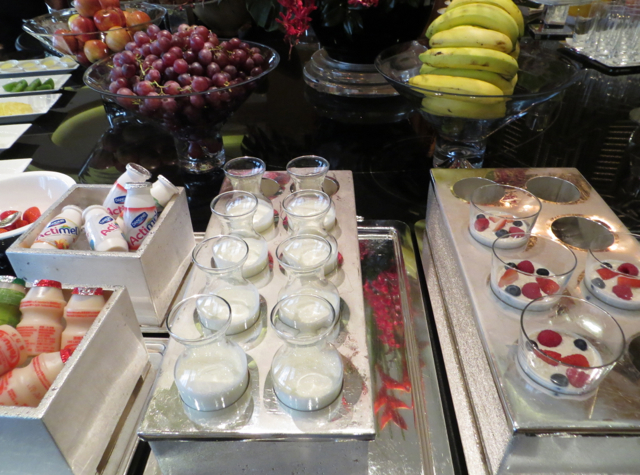 Review-Grand Club Lounge, Grand Hyatt Hong Kong - Yogurts