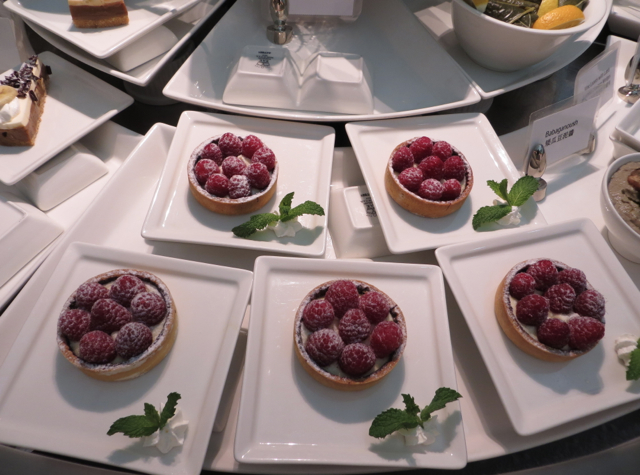 Emirates Lounge, Hong Kong Review - Desserts