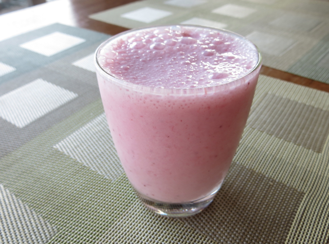 Conrad Koh Samui Zest Restaurant Review, Menu and Prices - Strawberry Smoothie