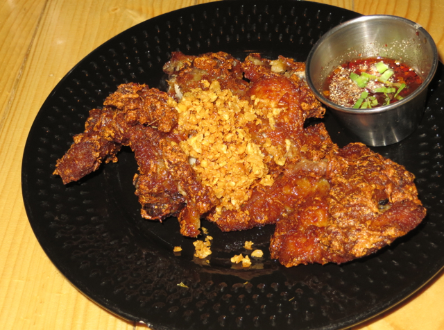 Somtum Der NYC Review - Sa Poak Kai Tod Der (Deep Fried Chicken Thigh)