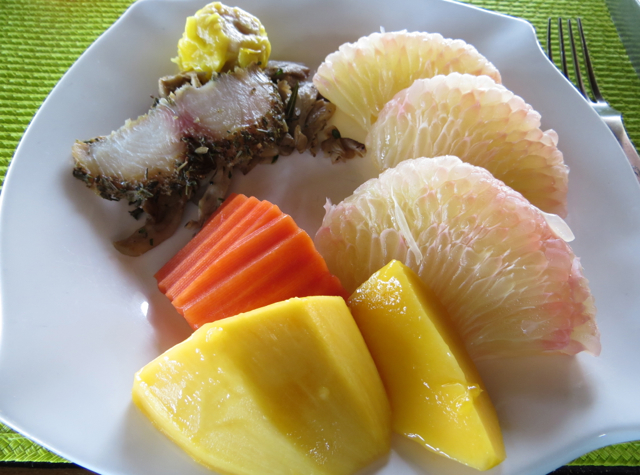 Four Seasons Koh Samui Breakfast Review - Fresh Pomelo and Mango