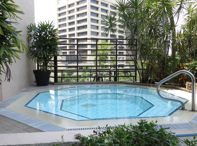 Four Seasons Singapore Review - Outdoor Jacuzzi / Whirlpool