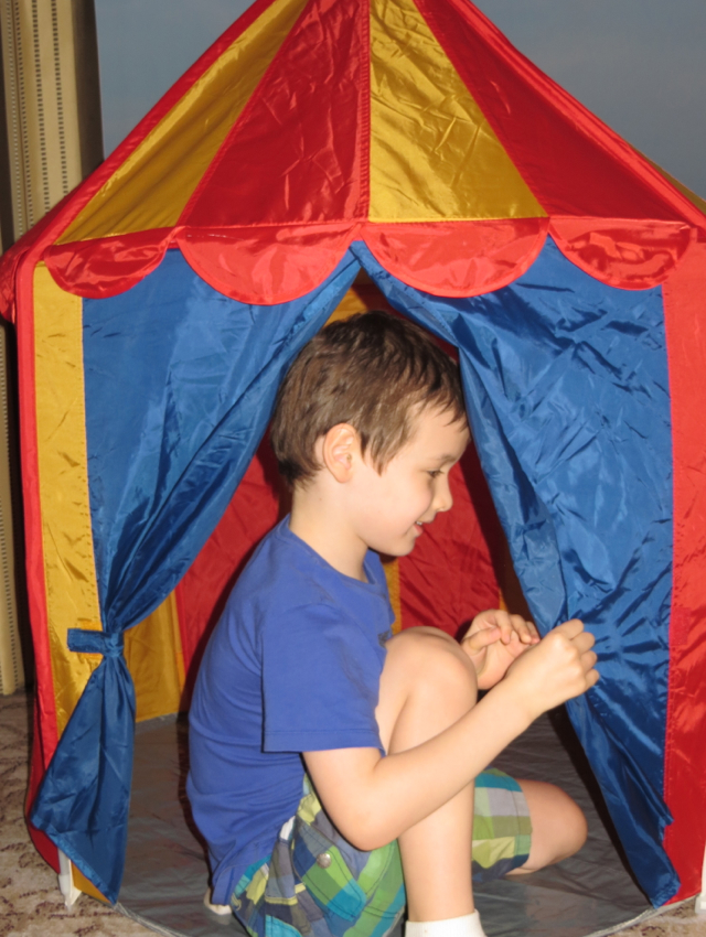 Four Seasons Singapore Review - Kids' Tent