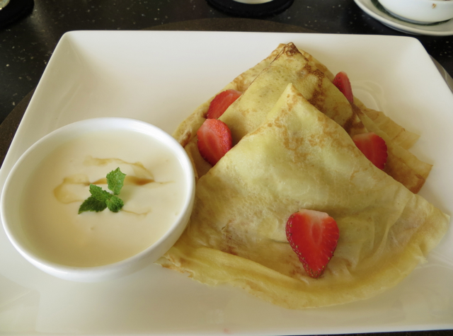 Amanjiwo Breakfast - Mixed Berry Crepes